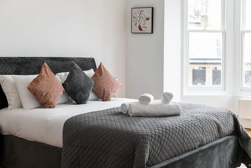 Trendy East London Flat Bro1 Apartment 0*,  United Kingdom
